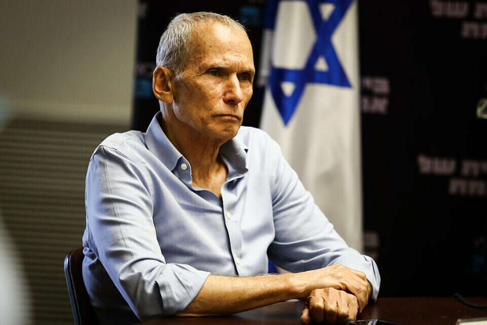 השר לביטחון הפנים בר-לב (ארכיון) , אורן בן חקון