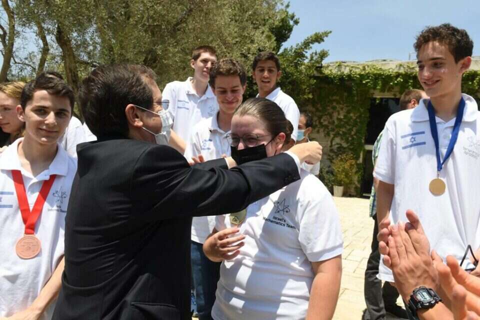 הטקס המרגש , מארק ניימן/לע״מ