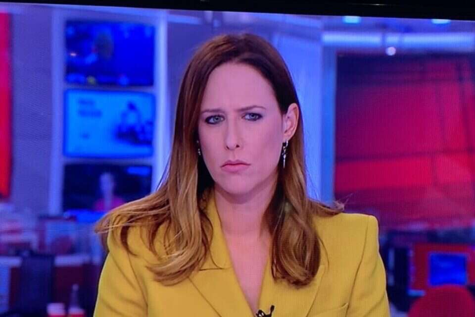 מלכת הקרח הפשירה לכבוד הקיץ , .