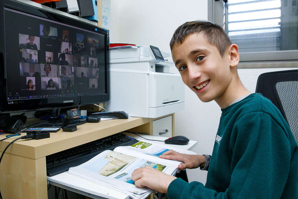 Zoom Classroom Crisis Teaching Workers Go Against Outline Ministry of