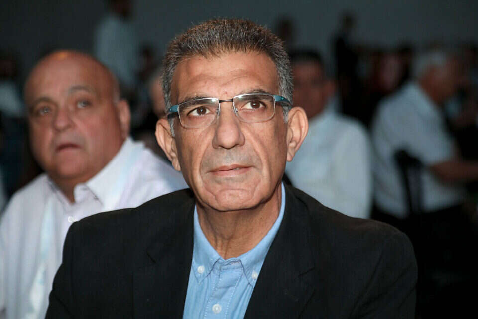 יוסי שרעבי. נפגש עם השחקניות // גדעון מרקוביץ ,