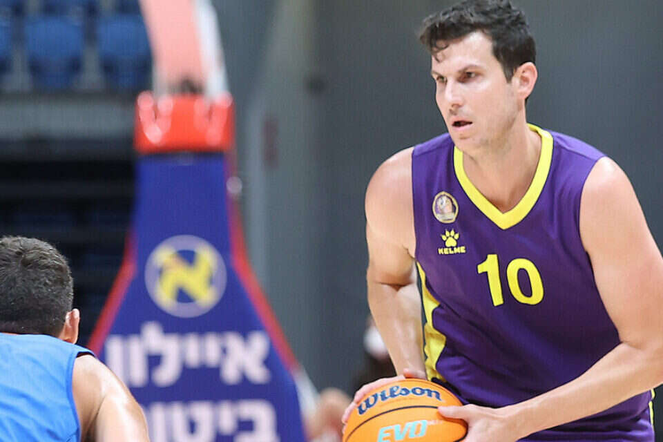 גיא פניני. חולון ממשיכה לפרק , דני מרון