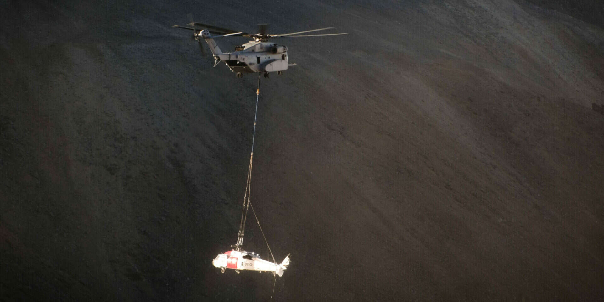 החילוץ בעיצומו , U.S. Marine Corps photo by Lance Cpl. Colton Brownlee