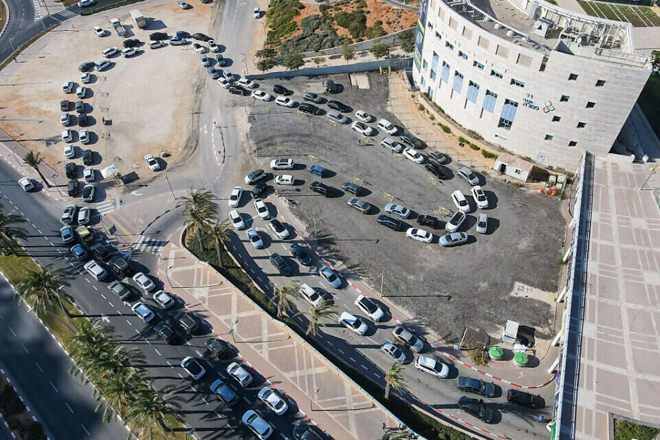 פקק לבדיקת קורונה באשדוד , לירון מולדובן