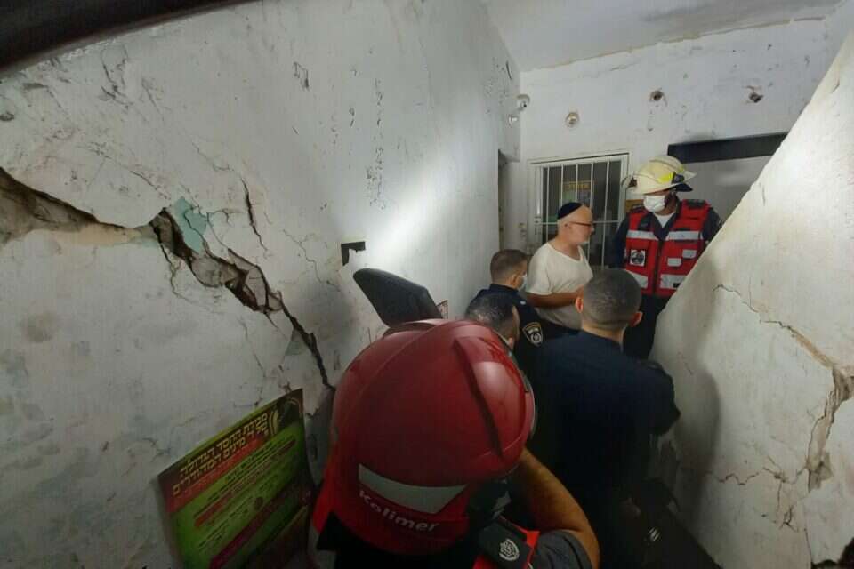 פינוי המבנה הלקוי , כבאות והצלה