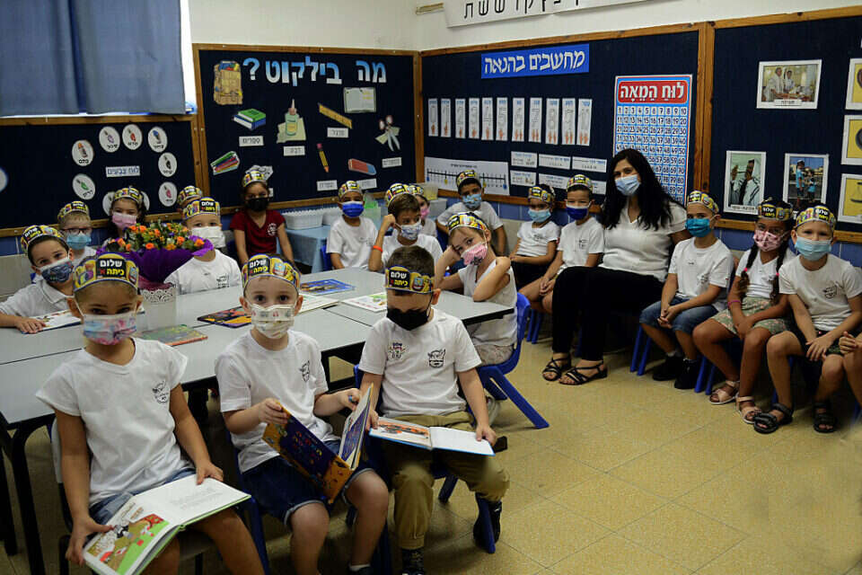 "מערך החקירות האפידמיולוגיות קרס". תלמידים בבי"ס בבאר , דודו גרינשפן