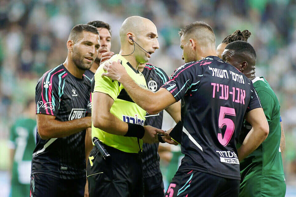 גל ליבוביץ' עם שחקני חיפה וב"ש, אמש בסמי עופר , אלן שיבר