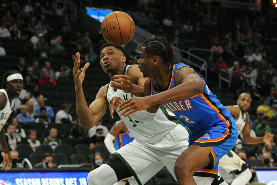אנטטוקומפו (משמאל). עדיין בהילוך ראשון , USA TODAY Sports