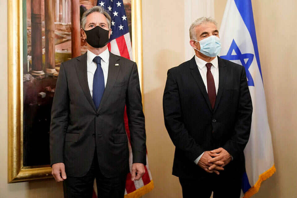 שר החוץ יאיר לפיד ומזכיר המדינה האמריקני אנתוני בלינקן , אי.פי