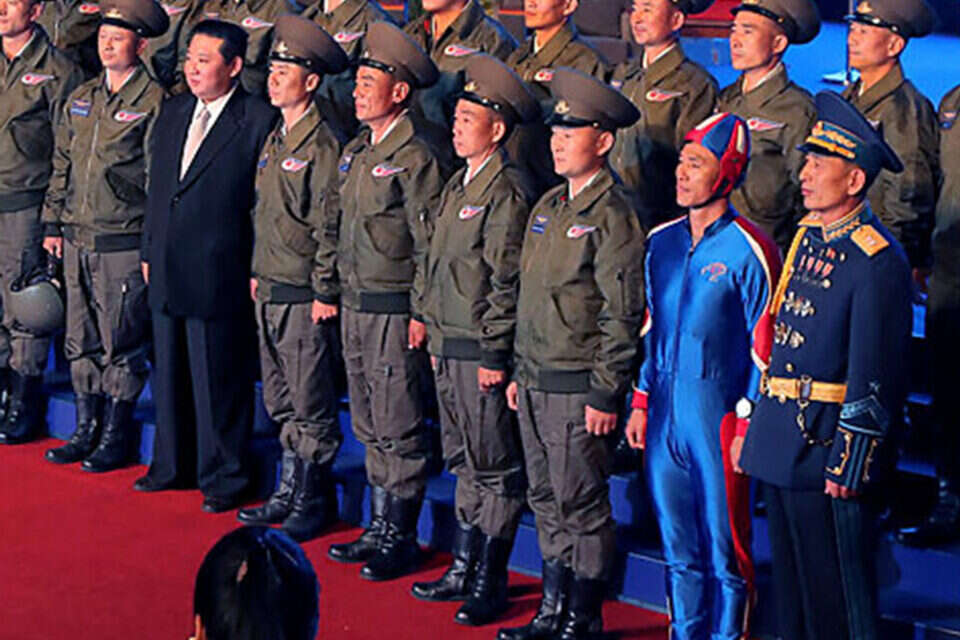 "קפטן צפון קוריאה" לצד קים ג'ונג און , איי.אף.פי
