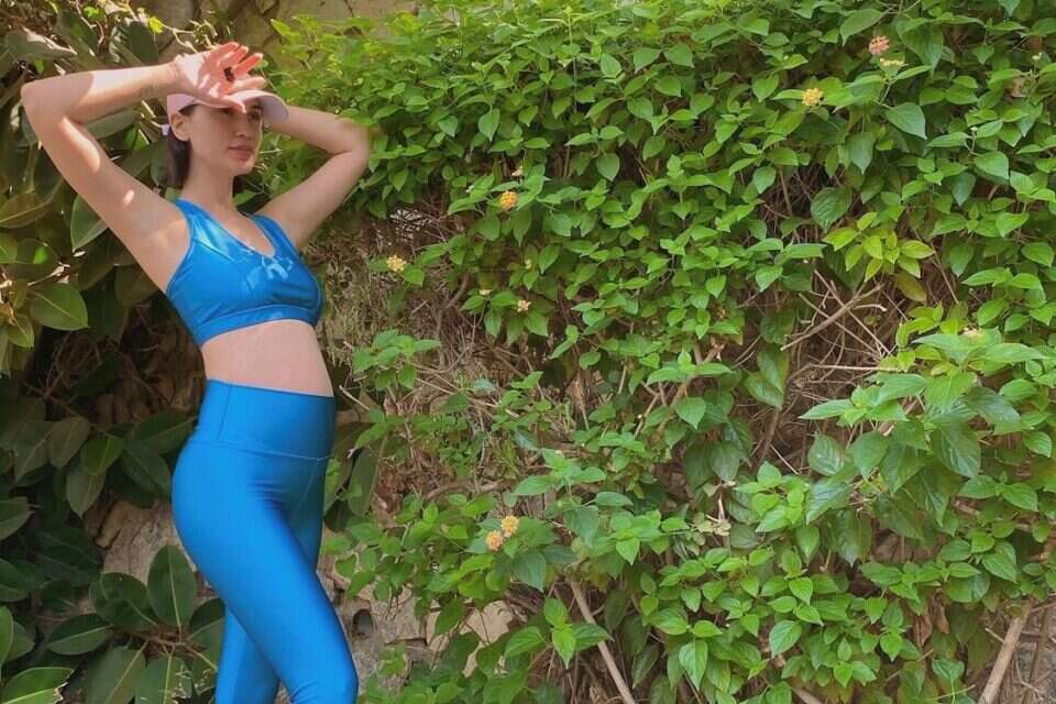 שיר אלמליח חושפת את הבטן. המעריצים רוצים לדעת הכל ,