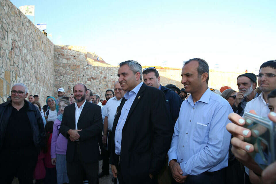 השר זאב אלקין בביקור במועצת יש"ע (ארכיון)  , צחי מרים 