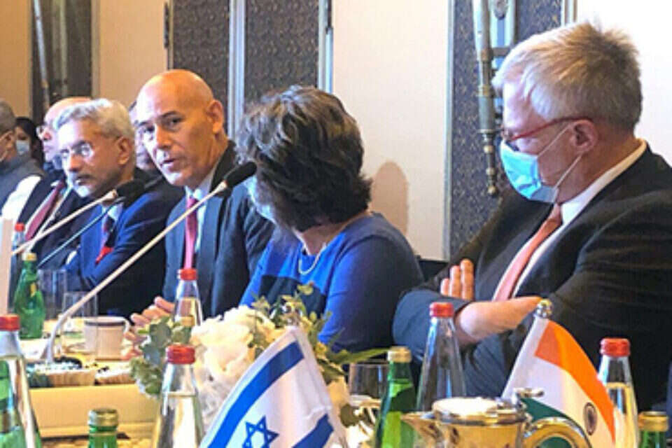 שר החוץ ההודי ומשלחתו , משרד הכלכלה