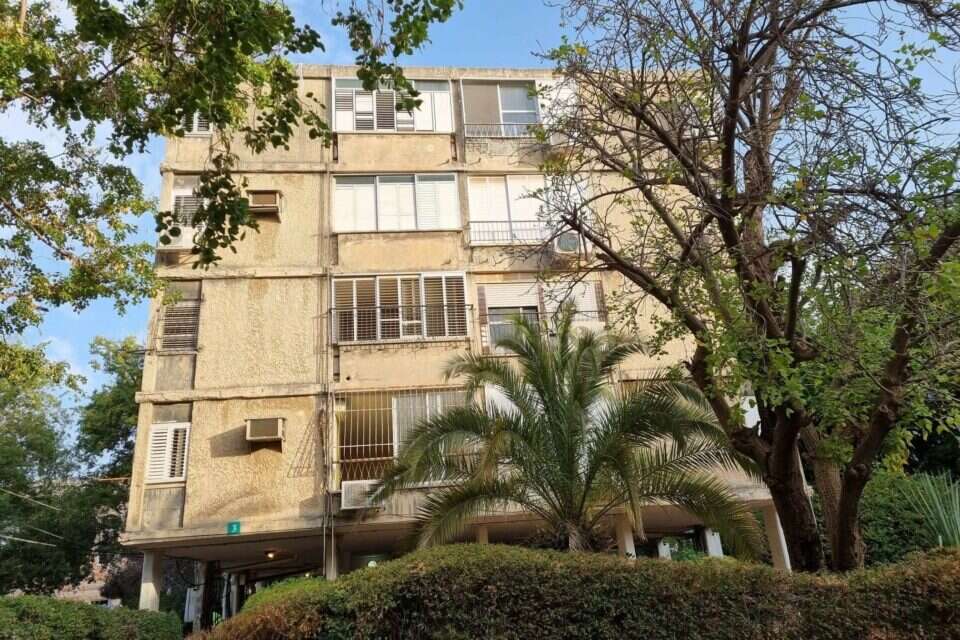 הבניין ברחוב אחאב שפונה בשל סכנת קריסה , אוסף פרטי
