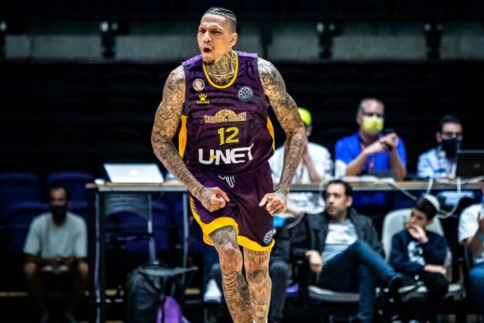 מייקל קייזר , FIBA