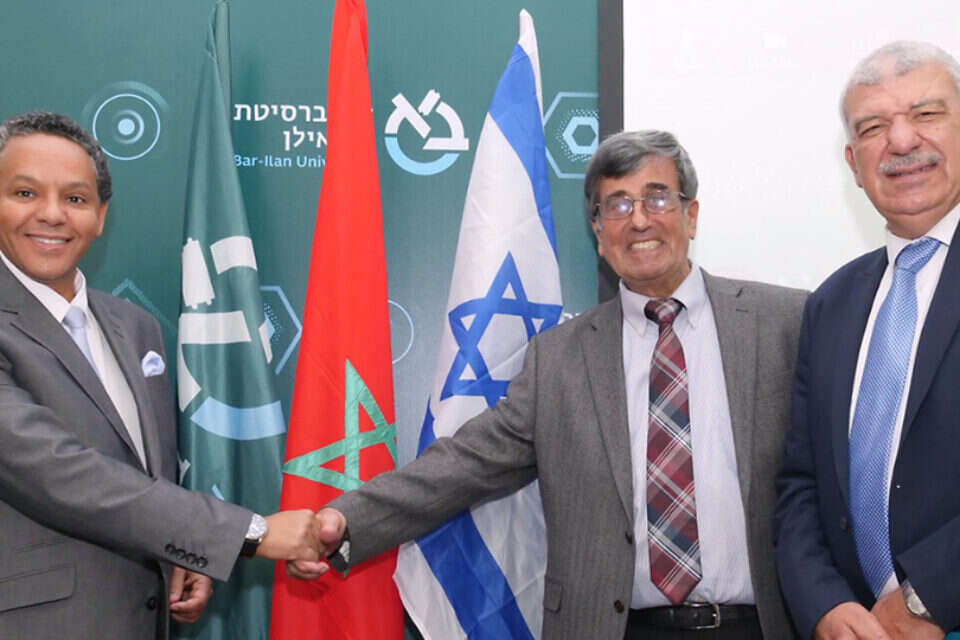 מימין: שגריר מרוקו עבד אל־רחים ביוד, ד"ר שמעון אוחיון מאונ' בר־אילן וד"ר עבדאללה אוזיתאן ממרוקו במהלך הכנס , פלג לוי