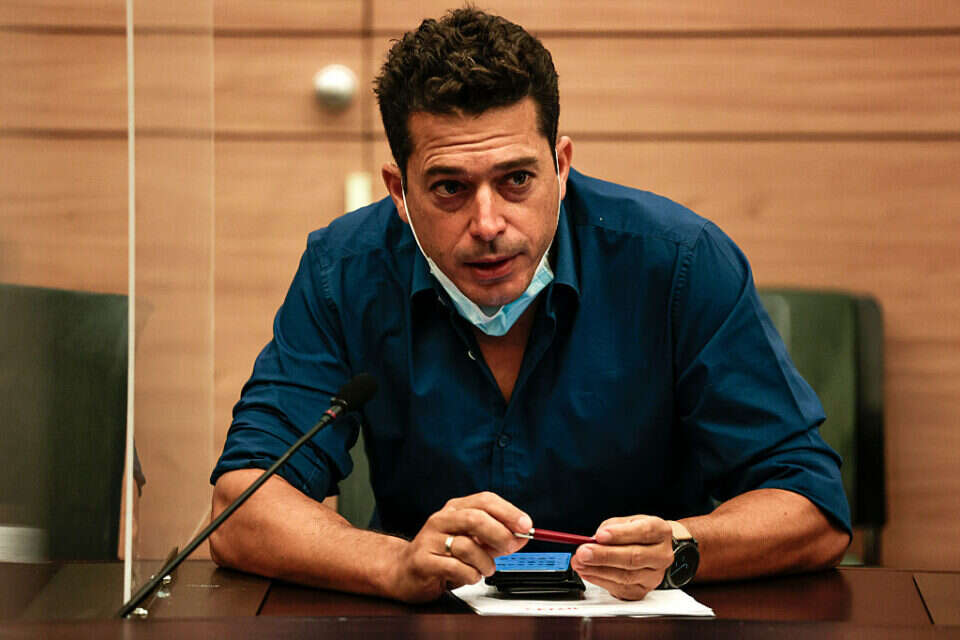 ח"כ שיקלי. לדברי אורבך היה צריך להתפטר , אורן בן חקון