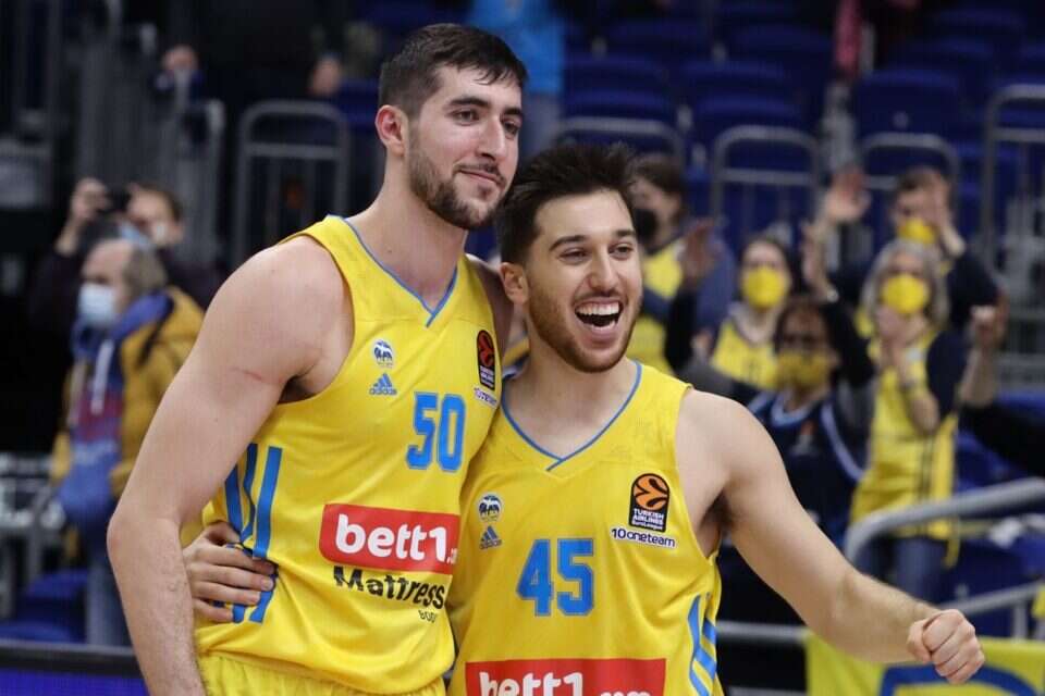 יובל זוסמן ותמיר בלאט, אמש , מתוך האתר הרשמי של היורוליג