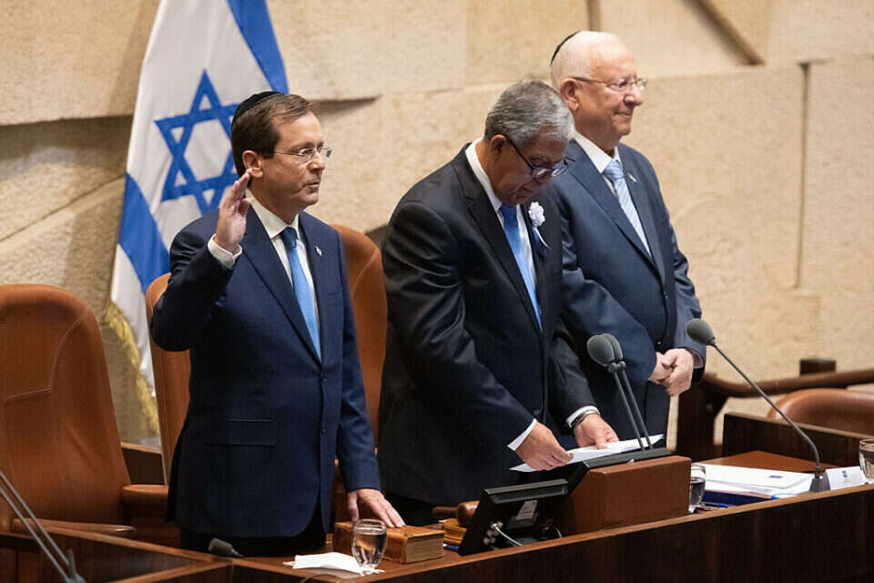 הרצוג מושבע לנשיאות בחודש יולי , שריה דיאמנט