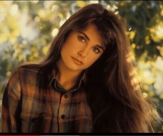 דמי מור בצעירותה // צילום: יוטיוב