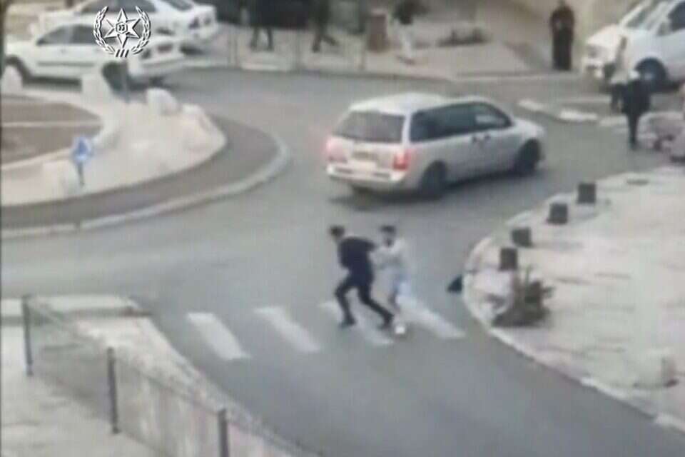 תיעוד הפיגוע בשער שכם בצהרי שבת , דוברות המשטרה