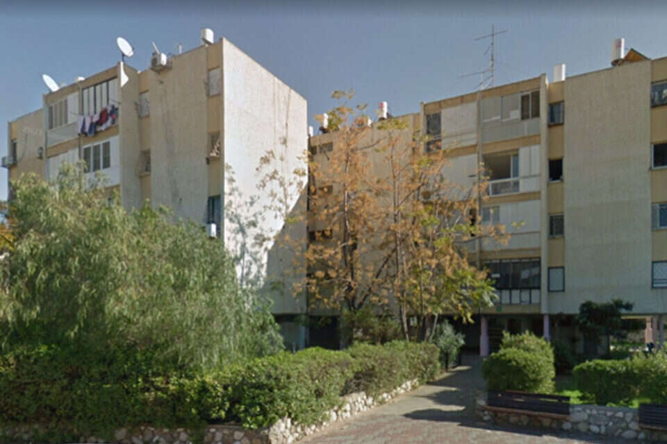 הבניין באשקלון. הדירה שווה היום 800 אלף שקל , יד2
