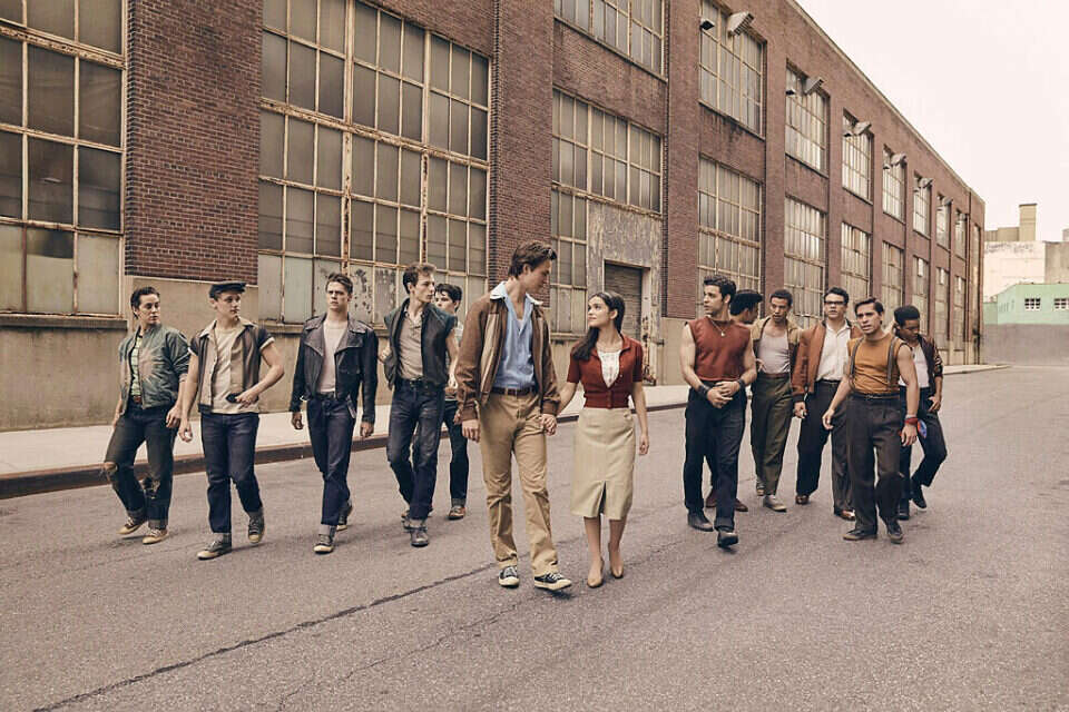 סצינה מתוך "סיפור הפרברים" החדש , 2020 Twentieth Century Fox Film Corporation