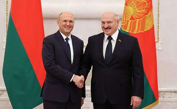 שגריר ישראל ושליט בלארוס // צילום: אתר הנשיאות הבלארוסי