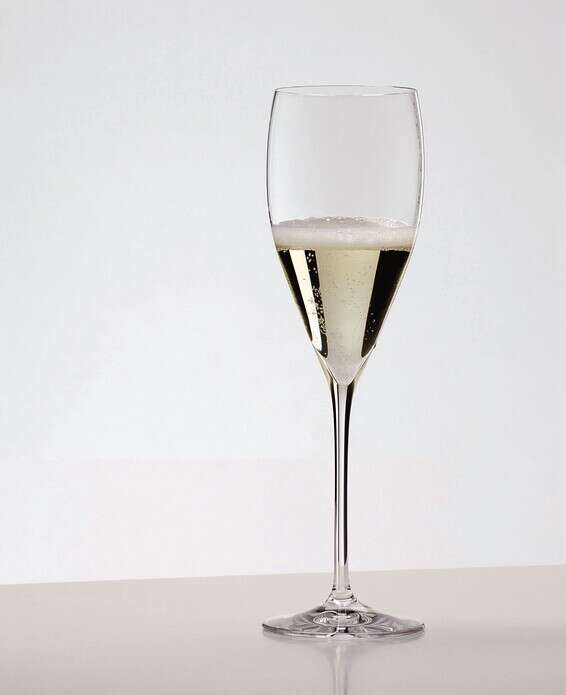 כוס יין, רידל מסדרת וינום פרסטיג' קובה מיועדת לשמפנייה באדיבות בלהה לרר בע"מ