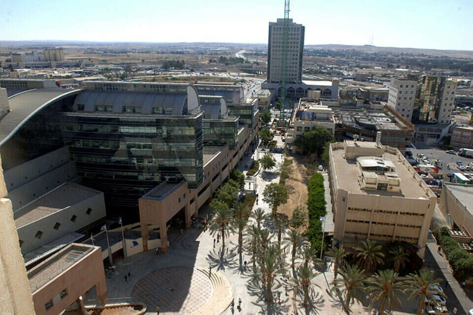 בתמונה: קרית הממשלה בב"ש  , דודו גרינשפן