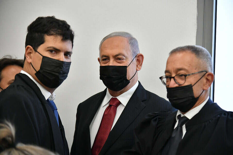 נתניהו וסנגוריו בבית המשפט , יואב דודקביץ