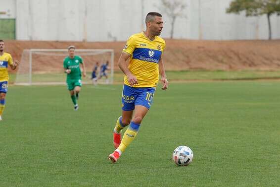 איתי שכטר. ניסוי כלים בפגרה // צילום: מכבי ת"א