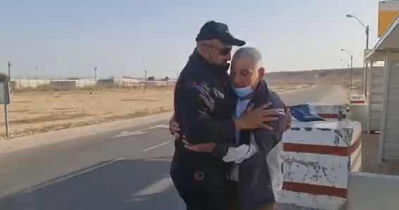 המחבל רושדי אבו מוך מחוץ לכלא קציעות