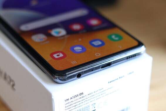 Galaxy A72 // צילום: ינון בן שושן