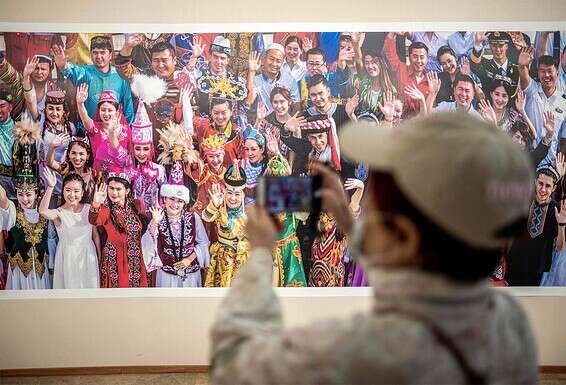 עניין של נקודת מבט. תערוכה בסין // צילום: אי.אף.פי