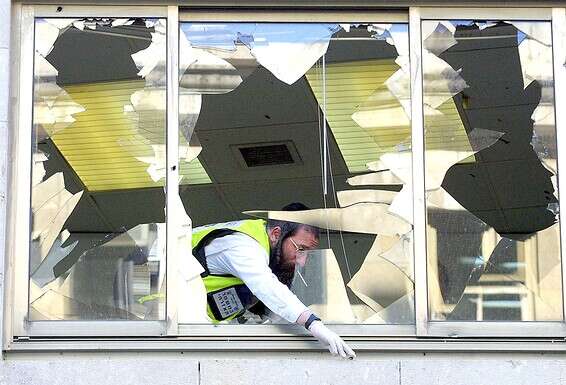 שני פיצוצים בהפרש של שניות. זירת הפיגוע // צילום: איי.אף.פי