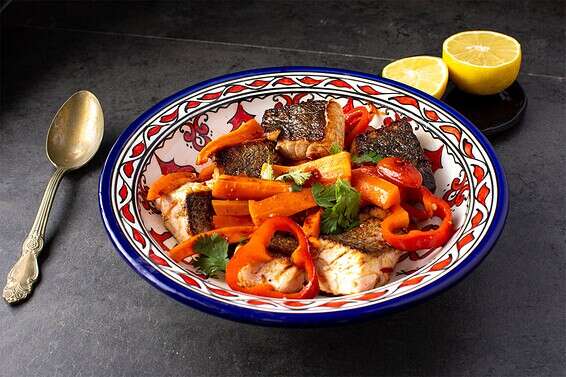 פילה דג עם גזרים צלויים באריסה // צילום: אריק סולטן