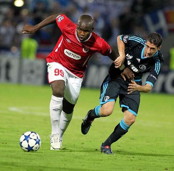 במדי הפועל בליגת האלופות. הכי התחבר לאדומים // צילום: אלן שיבר