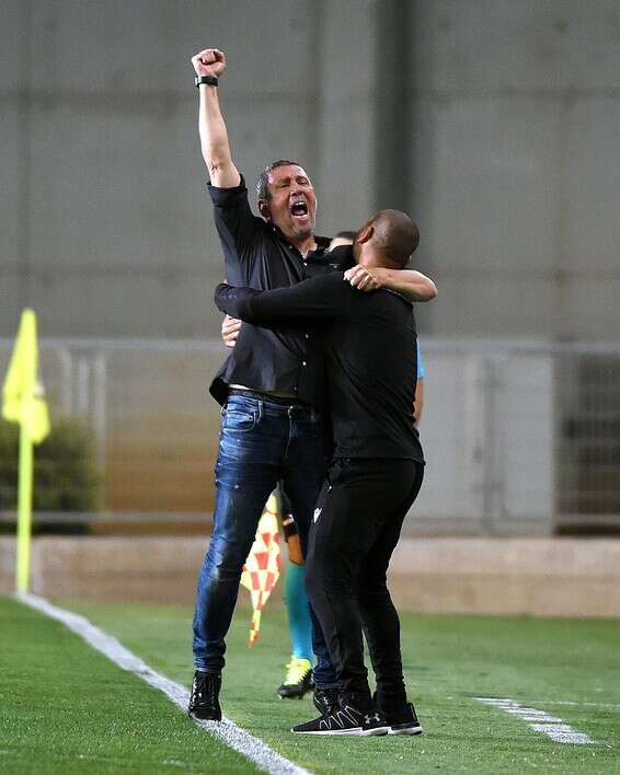 קלינגר חוגג בסיום, הערב בנתניה // צילום: ברני ארדוב