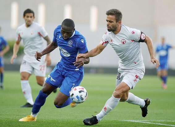 ויטור נאבק בארויו, הערב במושבה // צילום: אלן שיבר