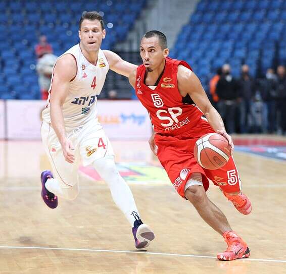 פול סטול דוהר לסל // צילום: דני מרון