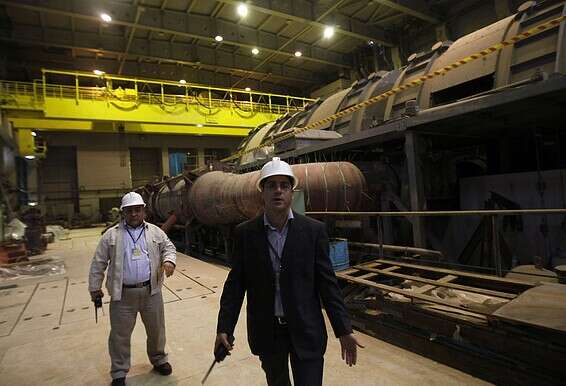 פקחי האו"ם בכור הגרעיני בבושהאר // צילום: רויטרס