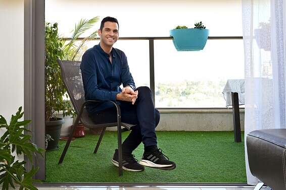 שירי אשתי בהיריון שלישי עכשיו, ואנחנו לא רוצים לדעת את מין העובר. בא לי לגלות רק בחדר הלידה, כמו פעם" // צילום: אפרת אשל