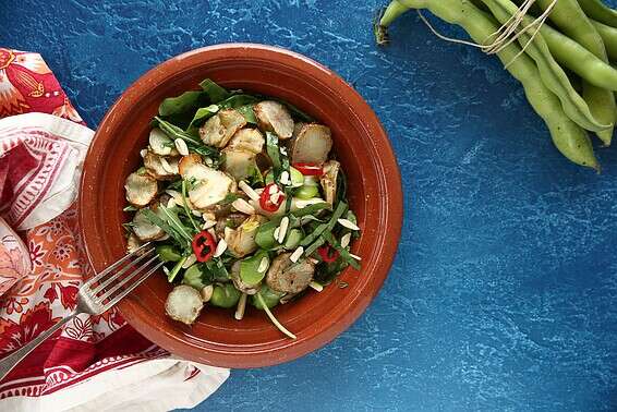 סלט ארטישוק ירושלמי // צילום: לירון אלמוג