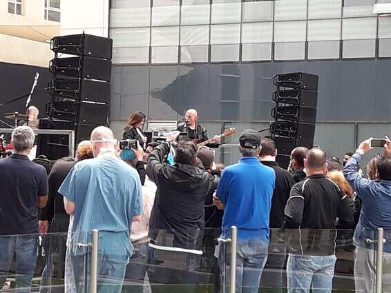 זהבה בן מופיעה בבי"ח איכילוב