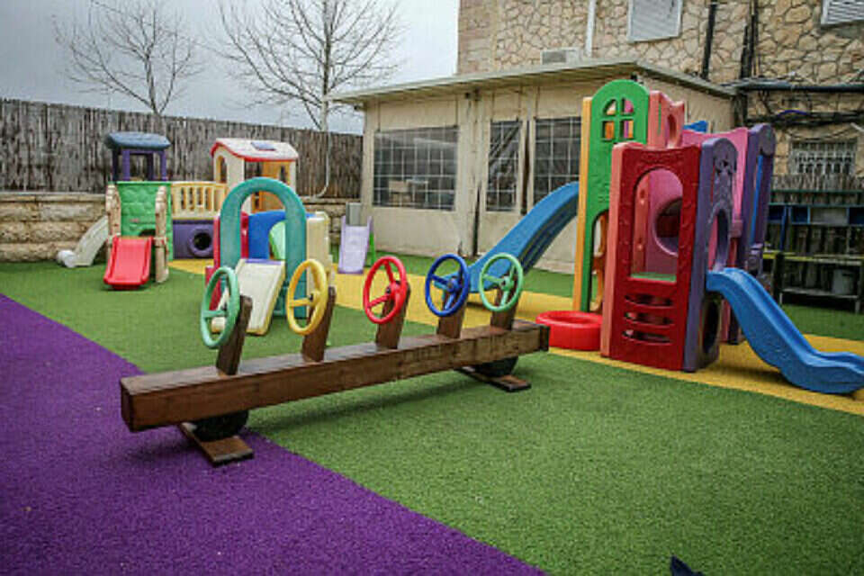 גן ילדים (אילוסטרציה). משרד החינוך לא סופר את הגננות והמטפלות , אורן בן חקון
