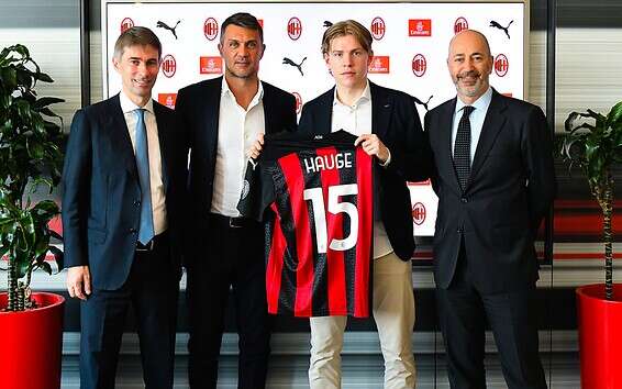 מלדיני (שני משמאל). השתלט על עניין הניהול // צילום: אי-פי