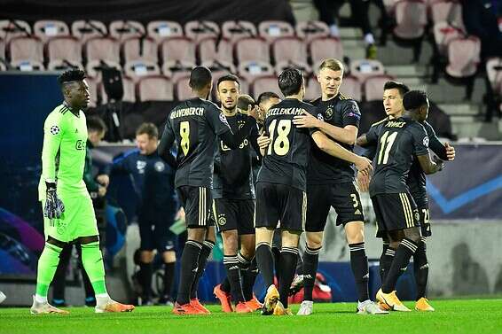 גם אייאקס חגגה הערב // צילום: רויטרס