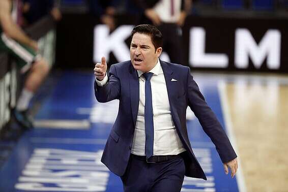 פסקוואל בפעולה. הולך לו טוב נגד מכבי // צילום: אי.פי.אי