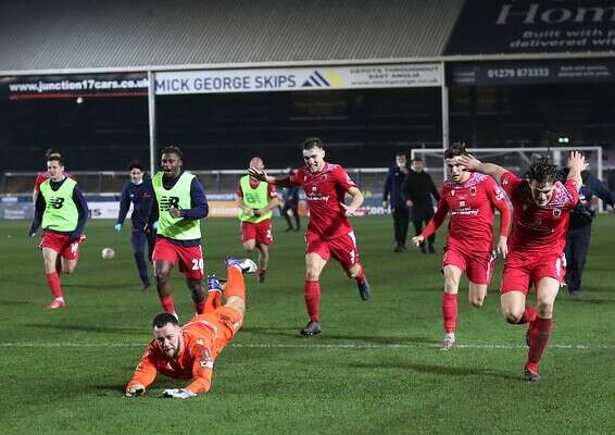 שחקני צ'ורלי חוגגים // צילום: GettyImages